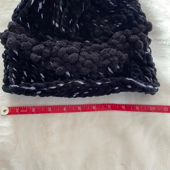 NWT - Hand-knitted hat - Picture 4 of 7